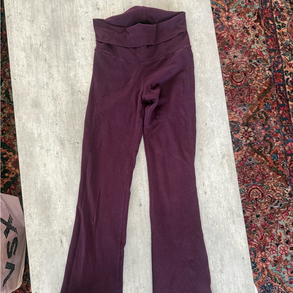 SKIMS High-Waist Flared Leggings in Plum